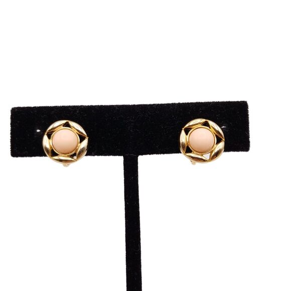 Vintage Avon Earrings Clip On Gold Tone Pink Cabochon Floral Star Round Dainty - Picture 1 of 6